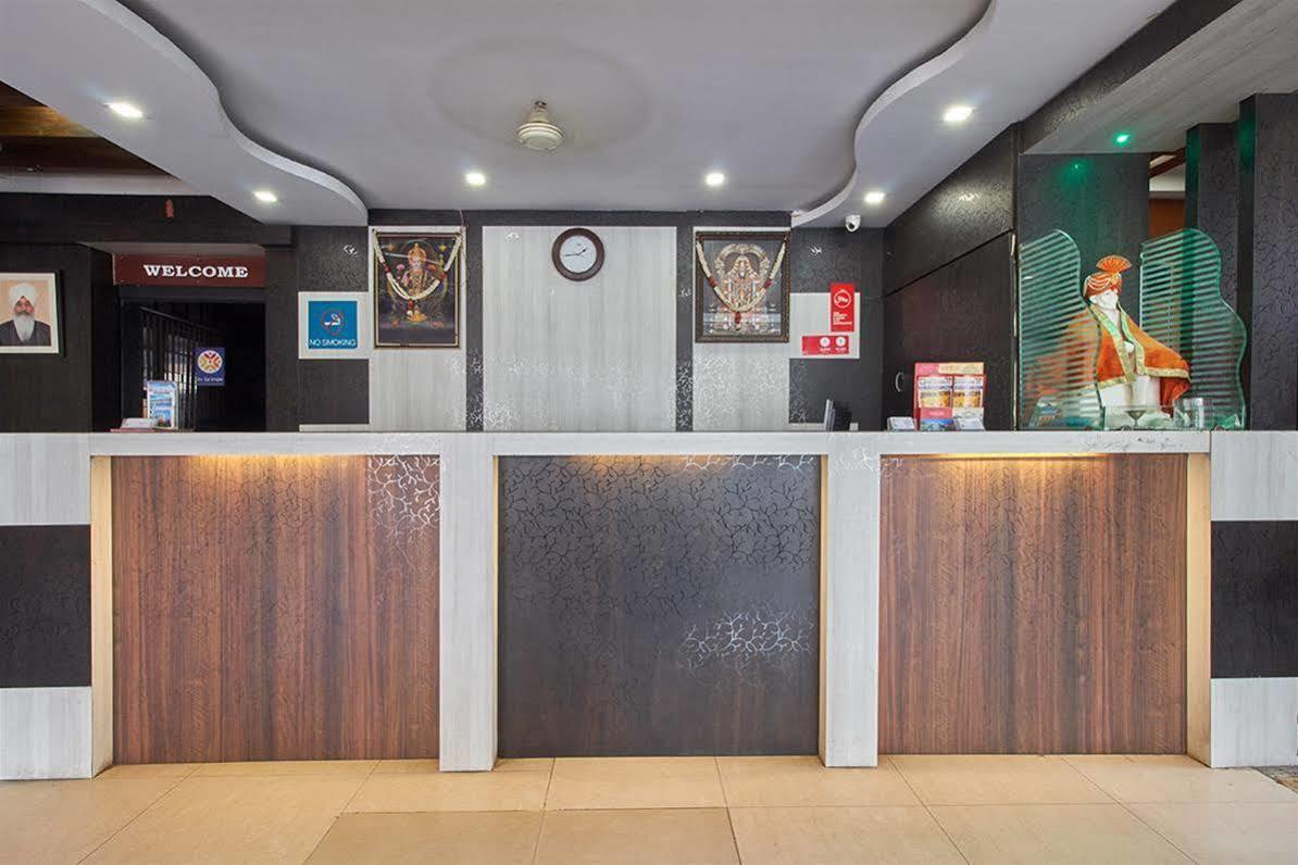Hotel Sri Sai Krupa ハイデラバード エクステリア 写真