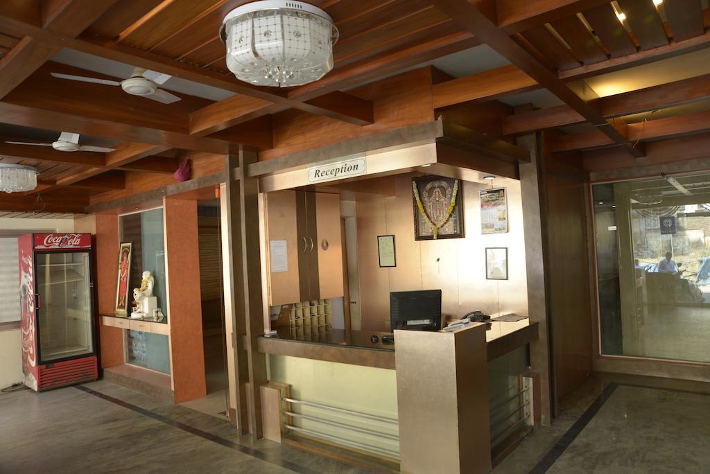 Hotel Sri Sai Krupa ハイデラバード エクステリア 写真